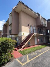 Building Photo - 3901 SW 109th Ave