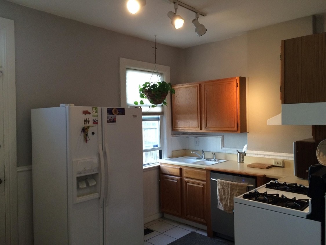 Primary Photo - 1009 E 10th Ave