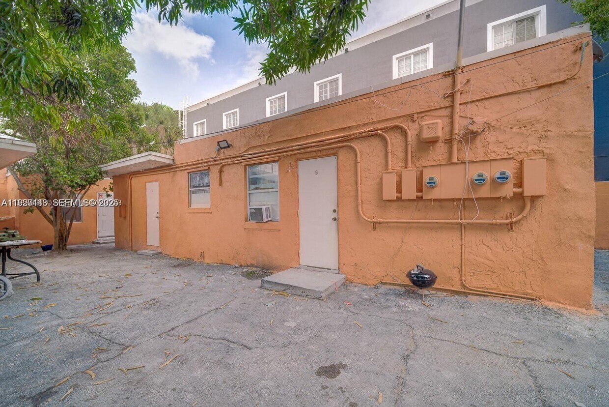Foto principal - 1429 SW 3rd St