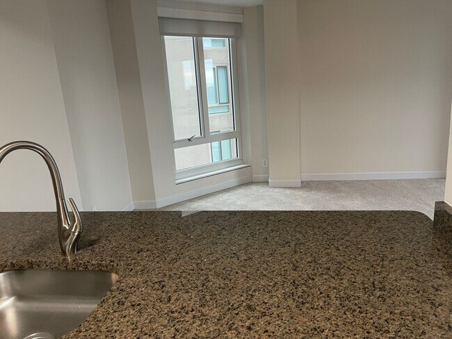 Building Photo - COPLEY SQ NEAR NU AND BERKLEE,  LUX 1 bed ...