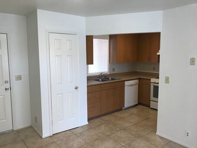Foto del edificio - 15268 Sequoia St
