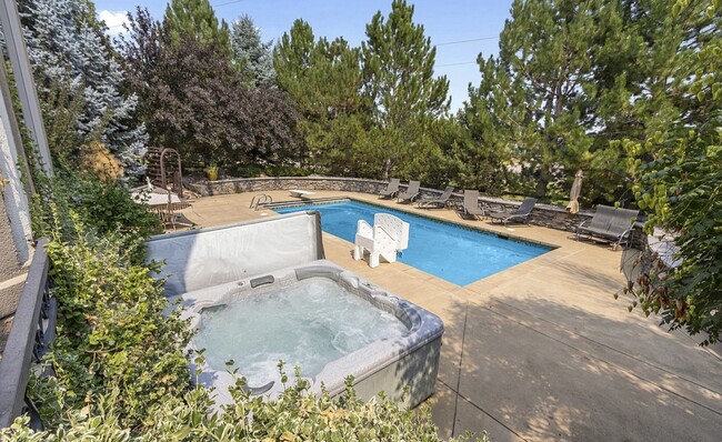 Private and secluded - 502 Stardance Way