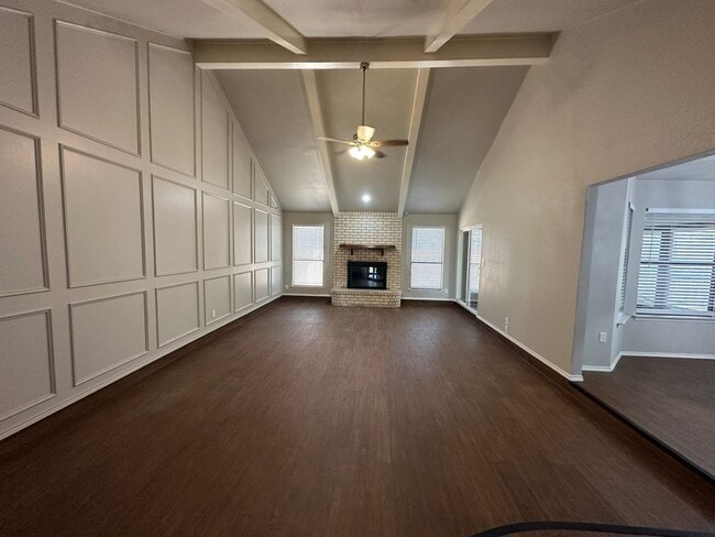 Building Photo - Excellent 3 bedroom 2 bath