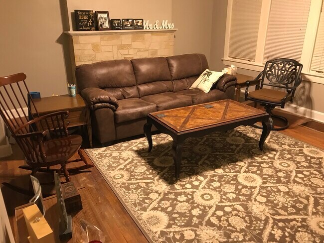 Foto del edificio - 249 E Park Blvd