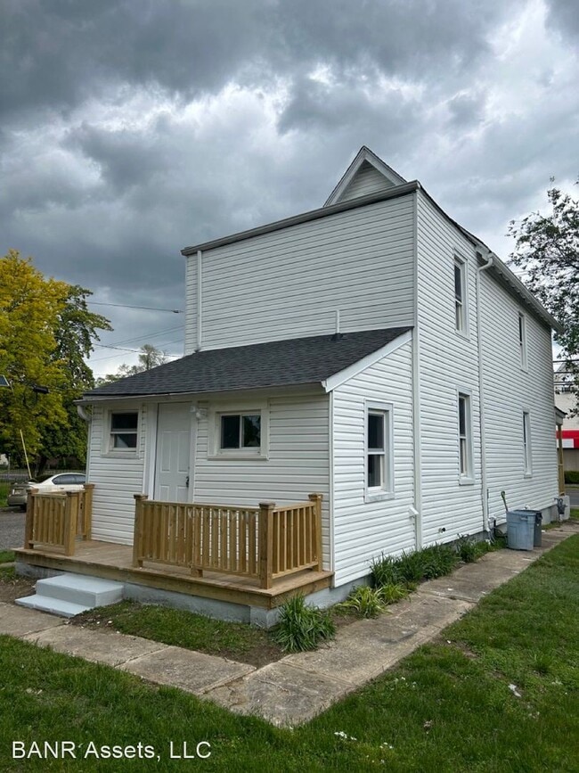 Building Photo - 3 br, 1.5 bath House - 800 High Street