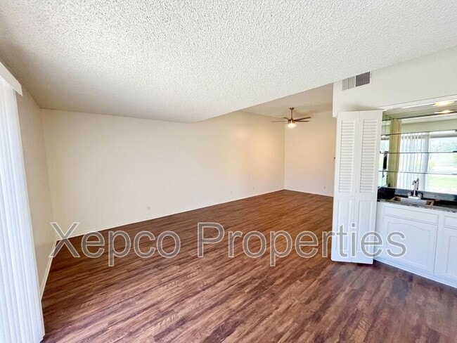 Building Photo - 1607 Augusta Plaza