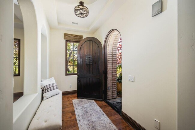 Foto del edificio - The Bluff's Unfurnished 3 bdrm Home