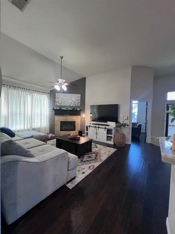 Foto del edificio - 421 Sagewood Ct