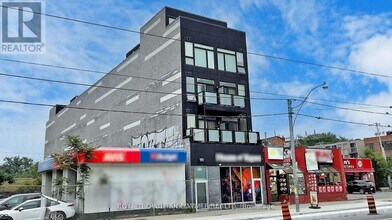 Building Photo - 335 College St