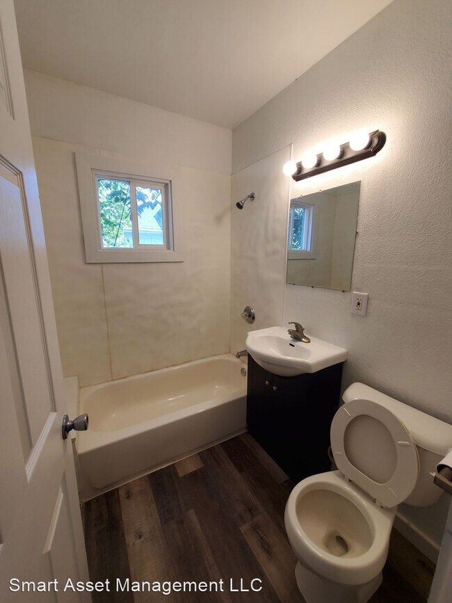 Building Photo - 3 br, 1 bath House - 3960 N 23rd Street