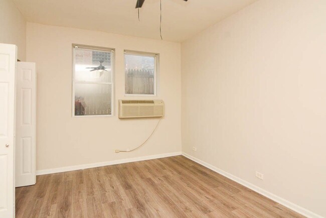 Foto del edificio - 1627 N Humboldt Blvd