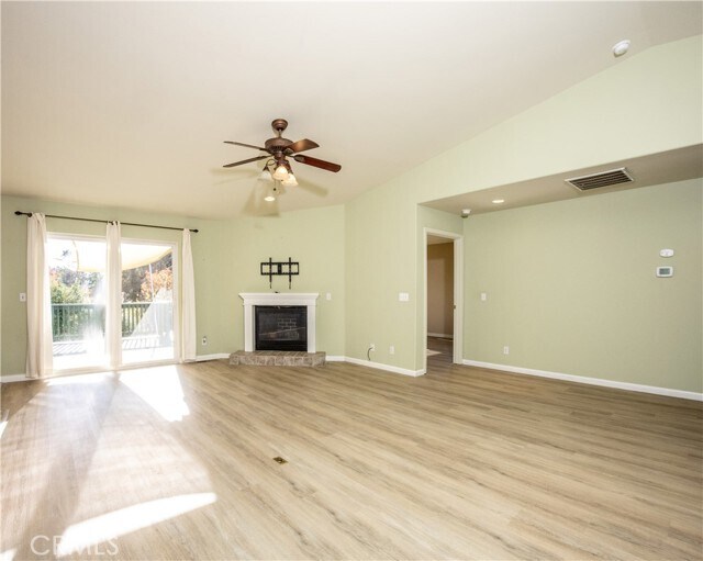 Foto del edificio - 15518 Little Peak Rd