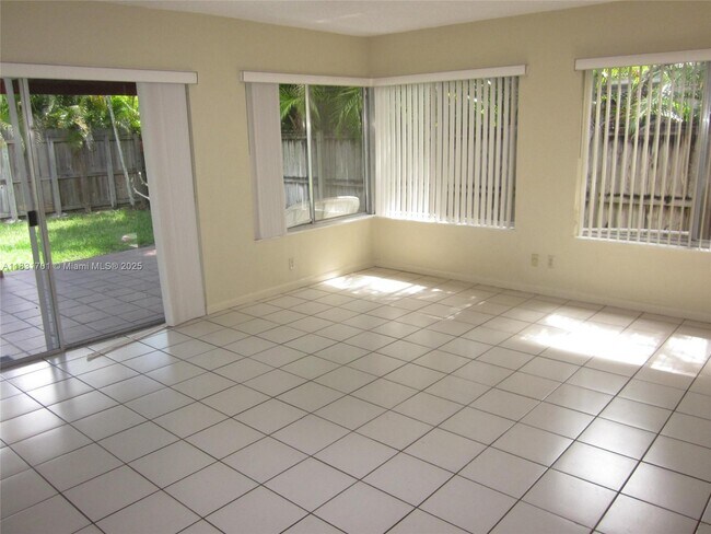 Foto del edificio - 13331 SW 102nd St