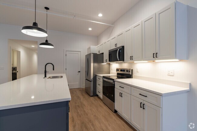 2 habitaciones, 2 baños - 1390 pies cuadrados - Suite 6 - Cocina - Ramblewood Suites