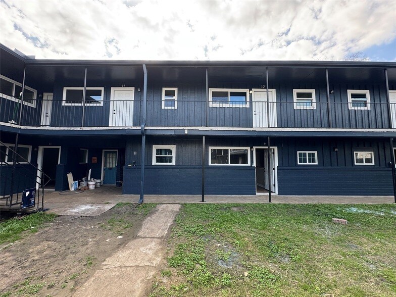 Foto principal - 4706 Yellowstone Blvd