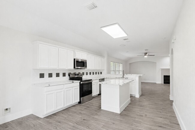 Foto del edificio - 17910 Royal Gate Ln