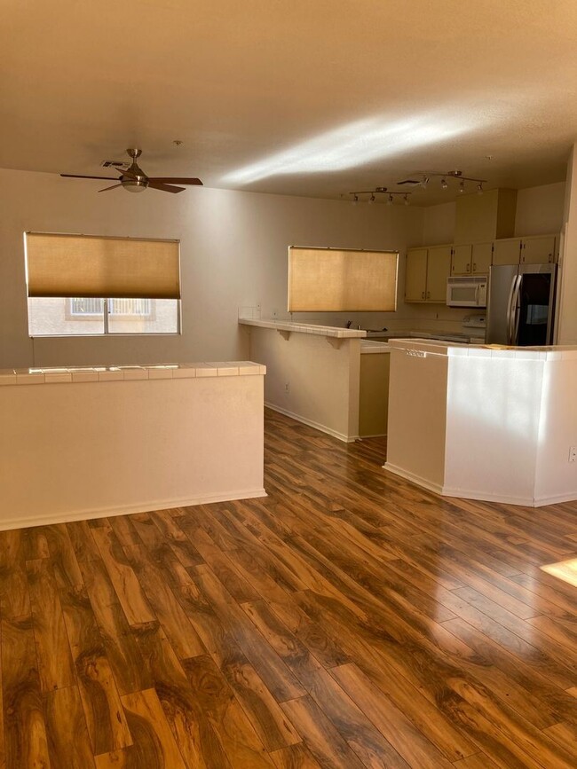 Building Photo - 2 br, 2.5 bath House - 3440 Dry Gulch