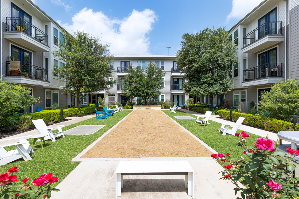 Burnet Flats Courtyard - Burnet Flats