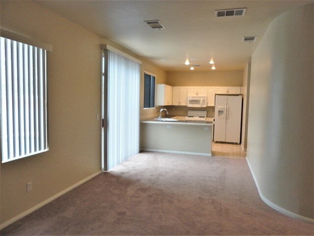 Foto del edificio - 922 Country Skies Ave