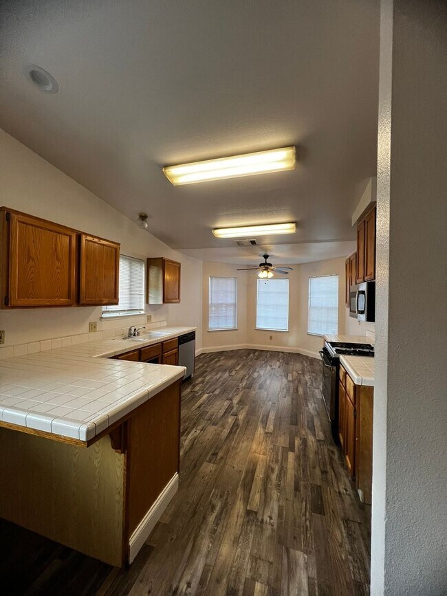 Foto del edificio - 1720 N Woodland St