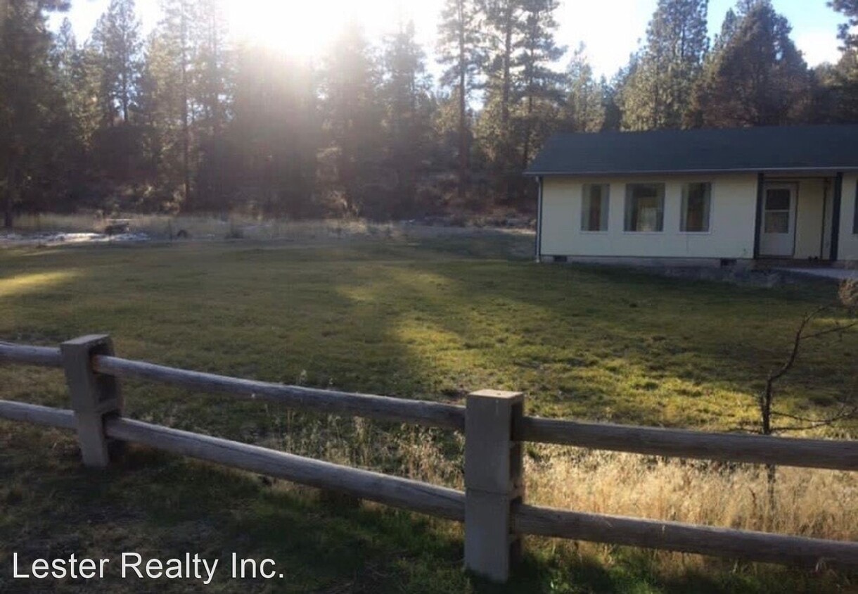 Building Photo - 3 br, 2 bath House - 4740 Bly Mtn. Cutoff
