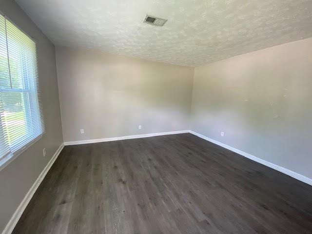 Foto del edificio - 6867 Laurel Wood Dr