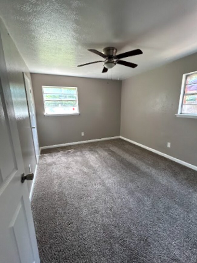 Foto del edificio - Charming Midwest City Home