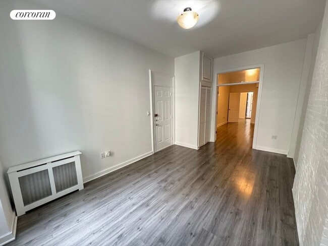 Building Photo - 320 W 47th St