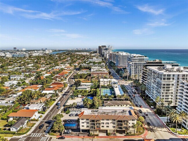 Foto del edificio - 8900 Collins Ave