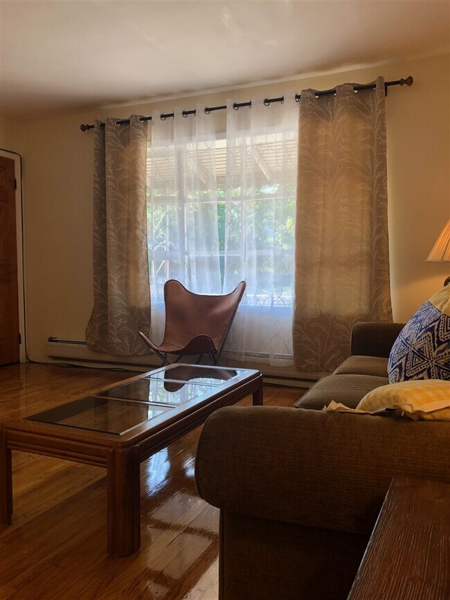 Foto del edificio - 358 Princeton Ave