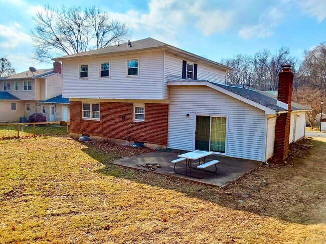 Building Photo - 16 Duvall Ct