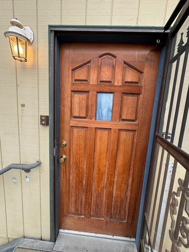 Building Photo - 4924 N Pearl St