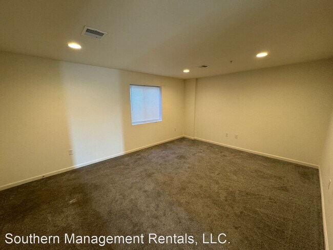 Building Photo - 3 br, 2.5 bath House - 133 Sussex Place