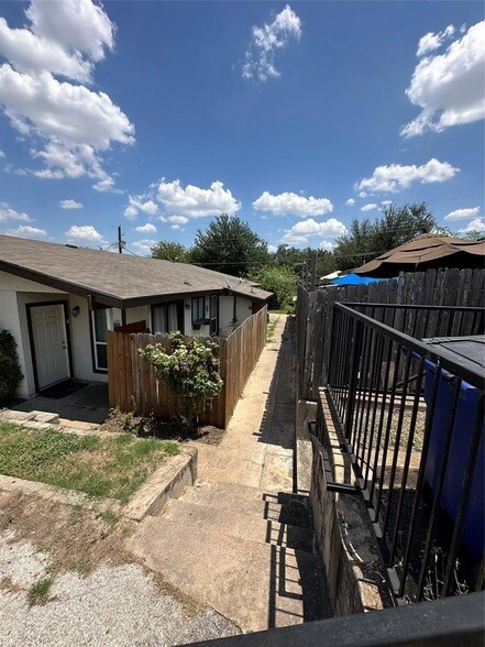 Foto del edificio - 3003 Parker Ln