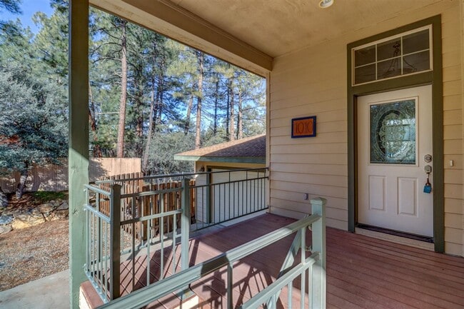 Building Photo - Beautiful home in the Mountain Club!