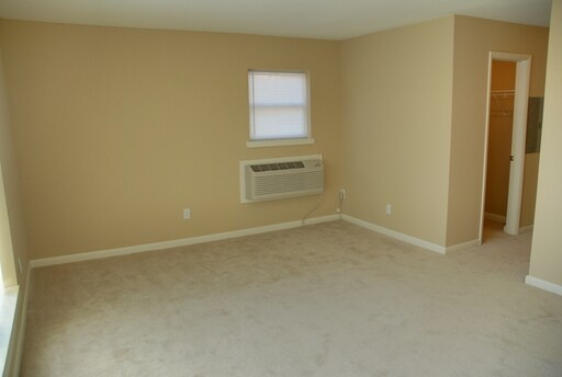 Foto del edificio - 1013 Maplehurst Ct