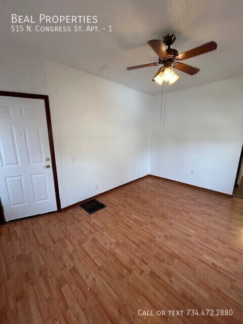 Building Photo - 515 Congress St