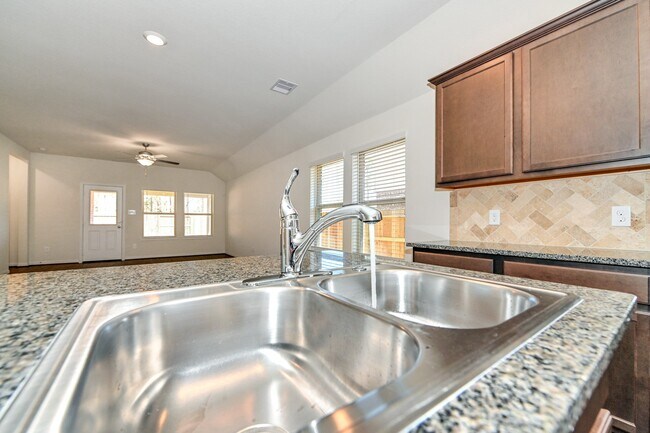 Building Photo - 1022 Schooner St