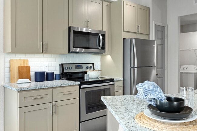 Building Photo - z-121625-Cortland Red Mountain