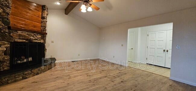 Foto del edificio - 620 Denton Rd