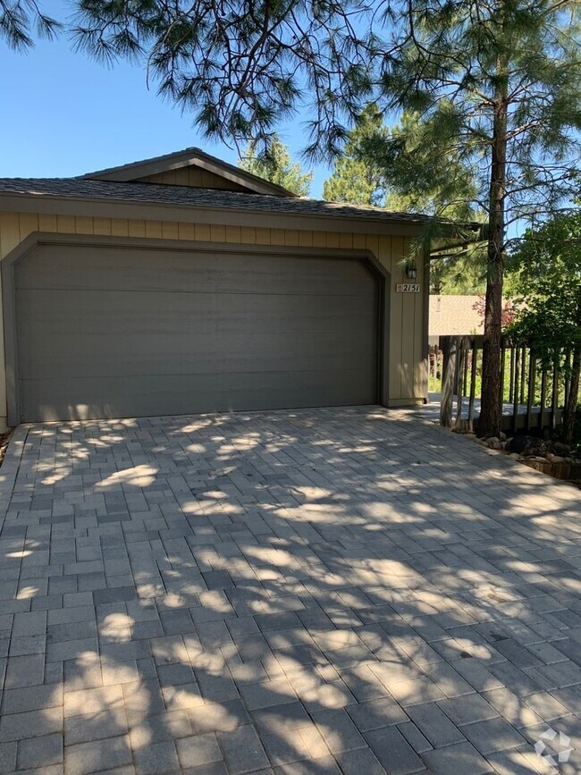 Building Photo - 2151 N Whitetail Way