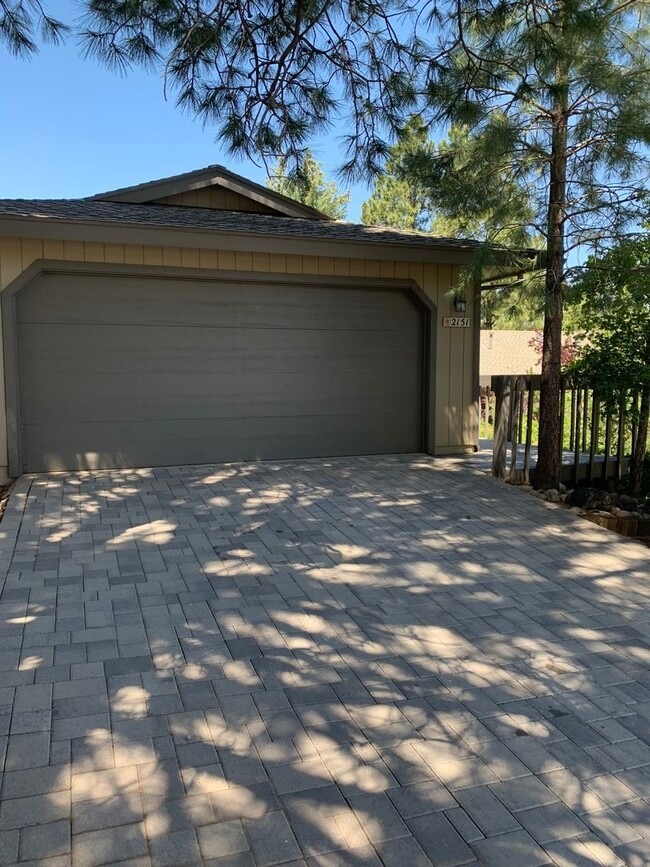 Building Photo - 2151 N Whitetail Way