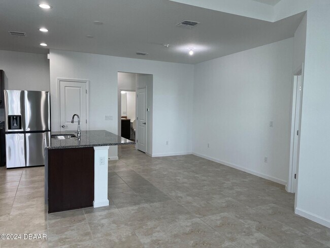 Building Photo - 304 Pop Top Ln