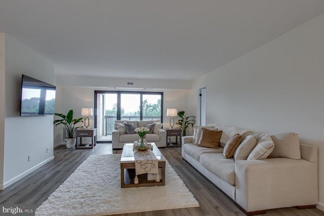Foto del edificio - 203 Yoakum Pkwy