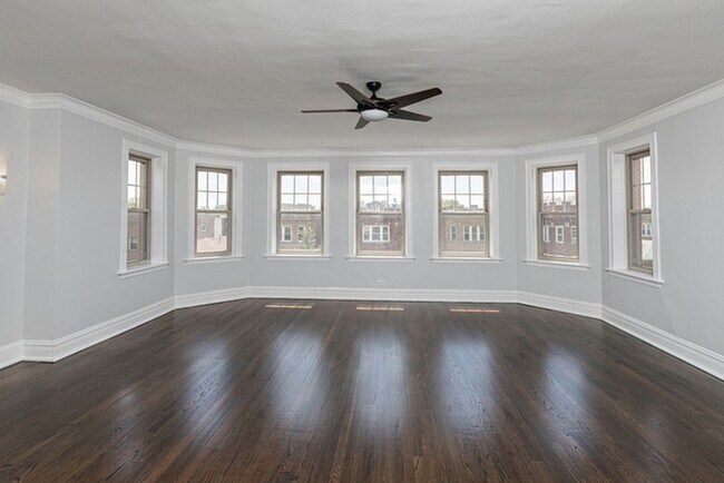 Building Photo - BEC Properties Winnemac LLC
