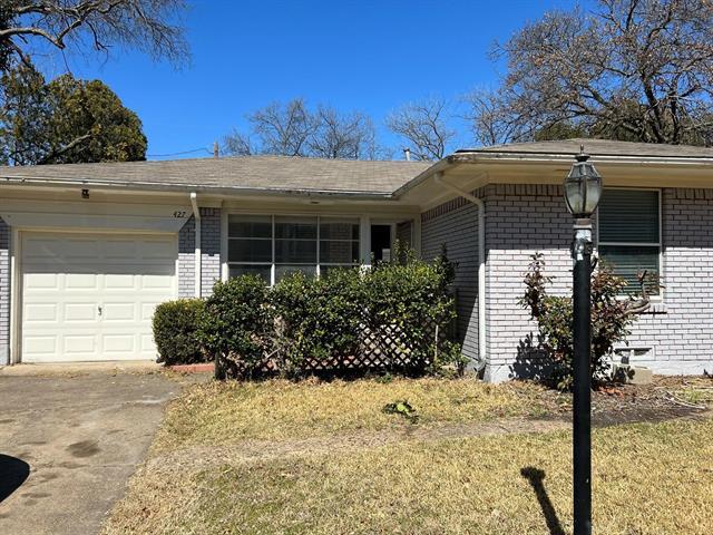 Foto principal - 427 Royal Crest Dr