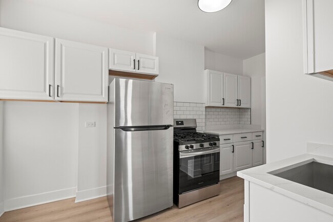 Foto del edificio - 3049 W Berteau Ave