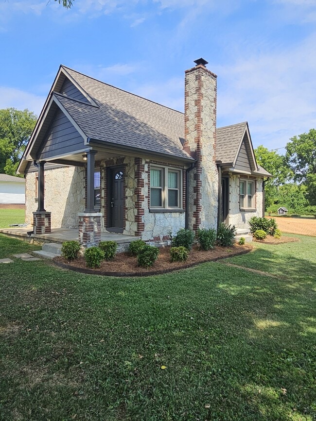 Building Photo - 140 Shivel Dr