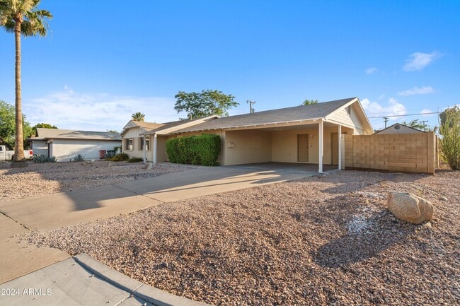 Building Photo - 2548 N 68th Pl