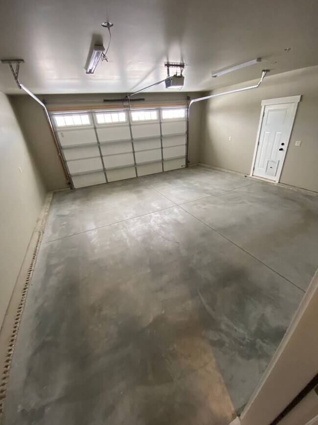 Foto del edificio - Newer Home - 3 Bedroom - 2 Bath - Corvallis